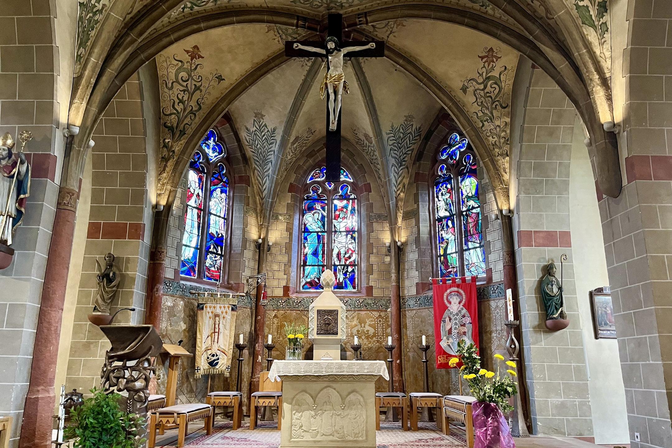 Der Altarraum der Wallfahrtskirche St. Lambertus