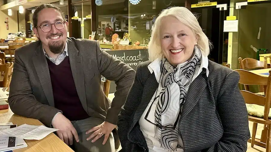 Frau Zey-Wortmann und Dr. Acloque beim Theo-Talk in Trier